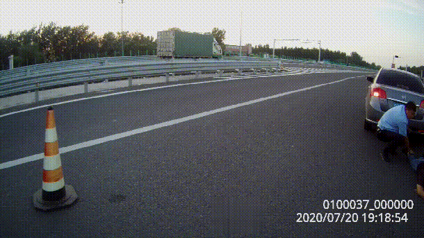  姑娘|姑娘，你跑来的样子真美！