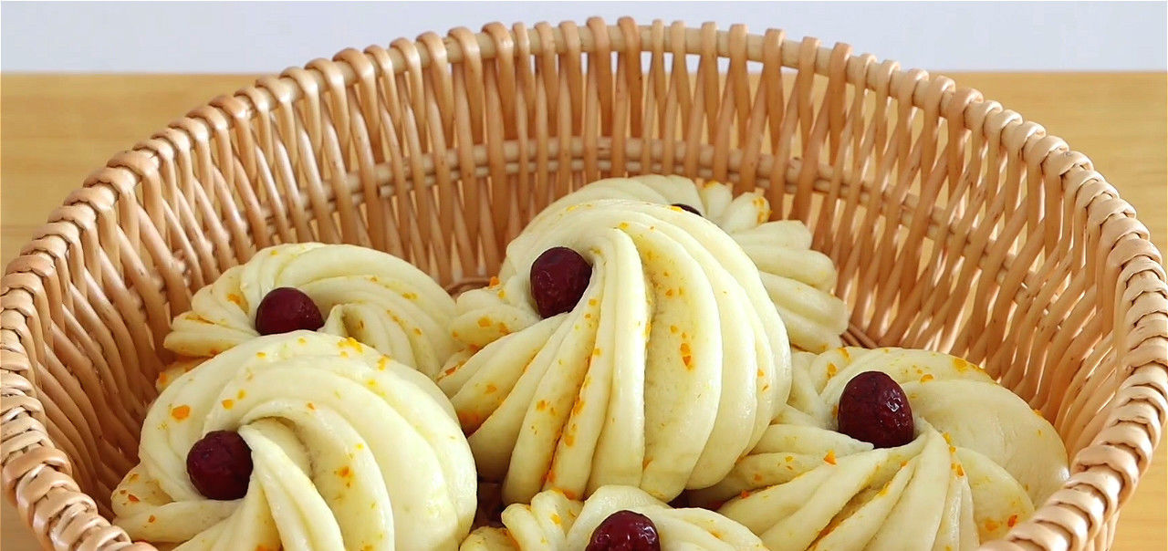  出锅暄|家常版花卷做法，一切一压，出锅暄软又香甜，新手也能做