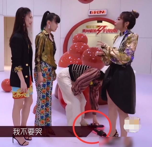  素质|当袁咏琳淘汰离场，谁注意李斯丹妮做了什么，太暴露素质