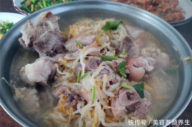 孩子|周末,孩子住校回家,给他做了4个菜,都是家常菜,把他吃撑了