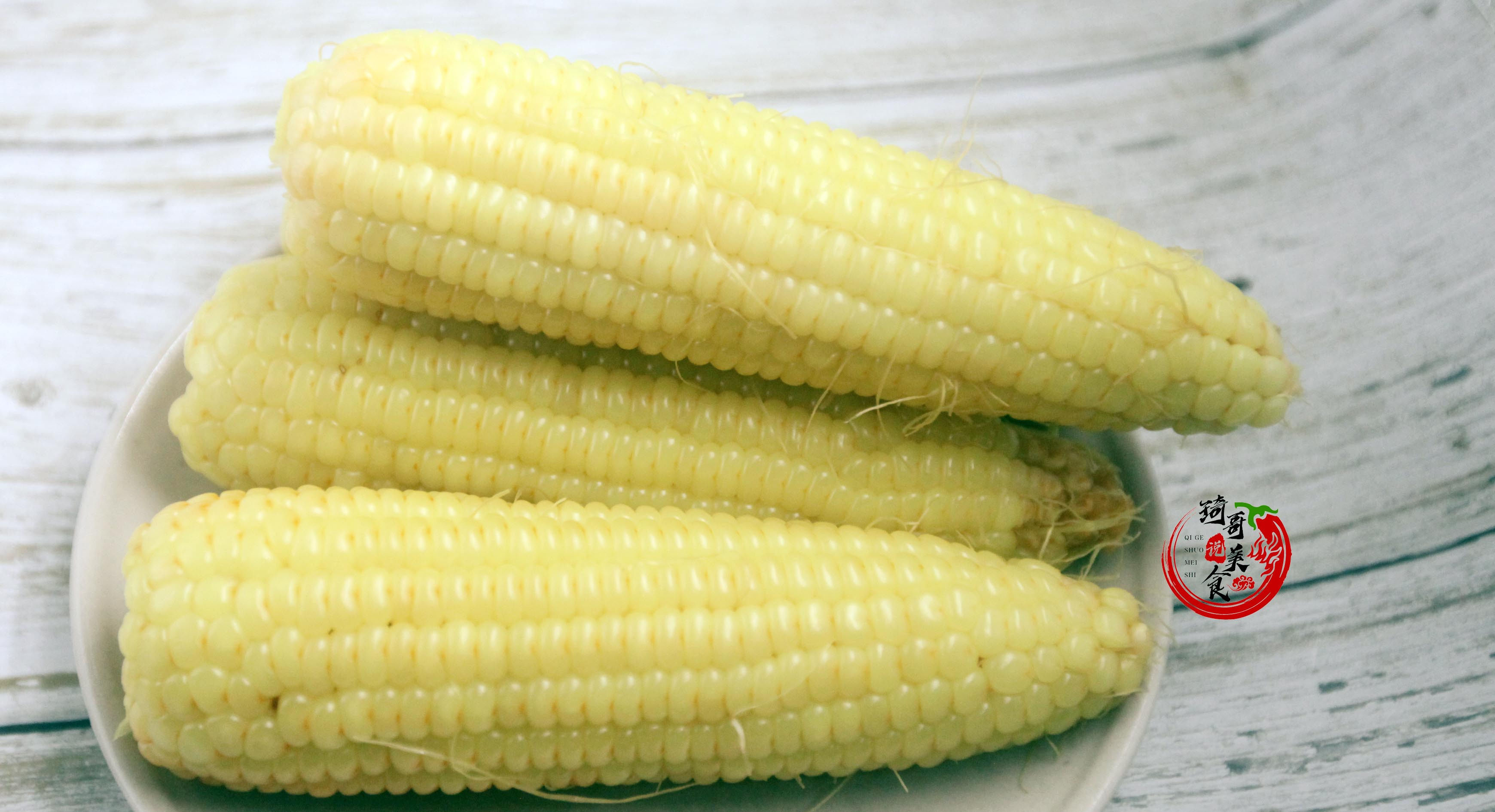  软嫩|煮玉米时，忌讳清水下锅，多加这2样，熟得快，香甜软嫩更营养