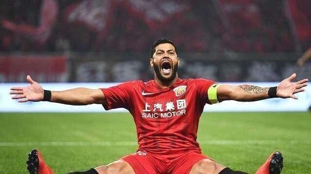 自我|超级外援的最后疯狂？中超开赛4大牌均无续约！再签确实自我打脸