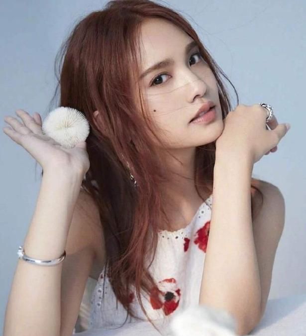  节目|谢娜称黄明昊为“男版杨丞琳”，看到两人同框：确定不是姐弟？