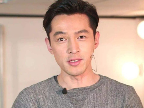 拇指|身体有“缺陷”的4位明星,一位没有子宫,一位没有拇指!