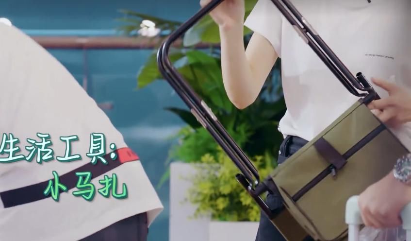  东西|赵丽颖去录《中餐厅》，看到她给大家带的礼物，不愧是结了婚的人