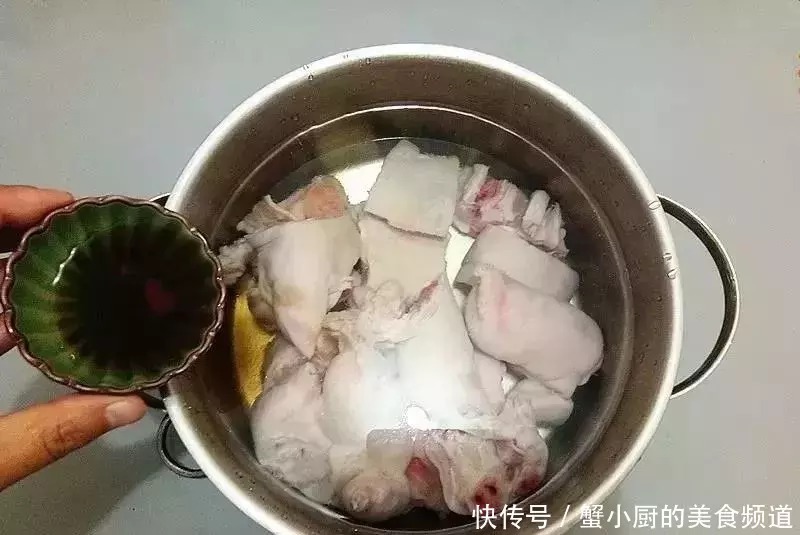好吃|啤酒焖猪蹄,好吃不腻,吃的连汤汁都不剩!