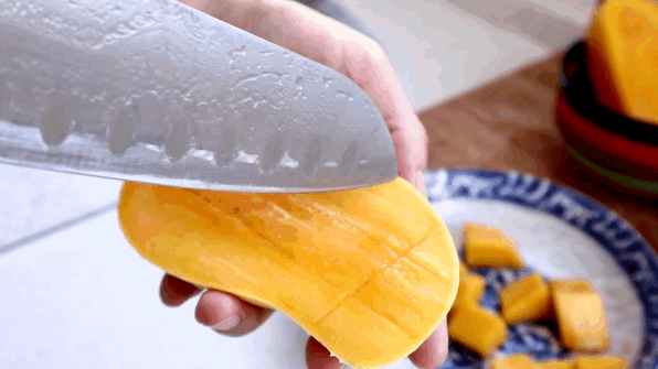  简单|广式甜点“芒果糯米糍”，比雪媚娘制作简单，奶香浓郁，软糯拉丝