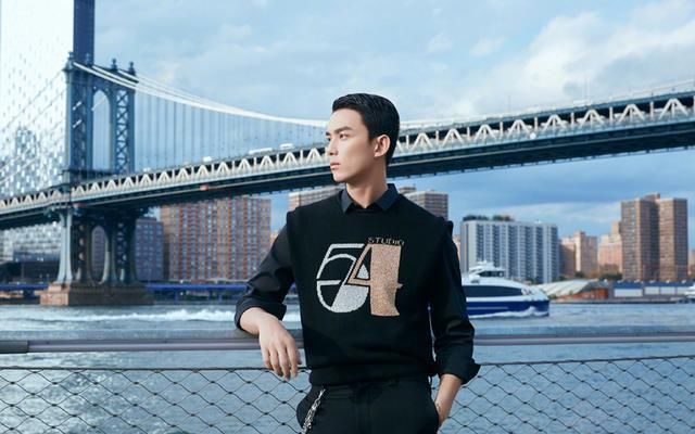  火线|《穿越火线》口碑下跌，剧本人设齐乱套，强捧楚歌是最大败笔？