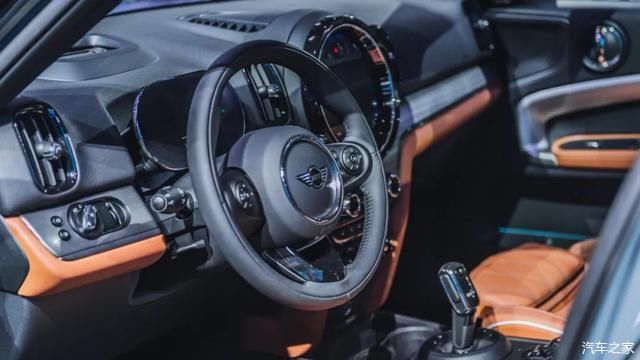  坦克|宝马4系看完只能说真香！WEY竟然发布了一台坦克？2020成都车展！