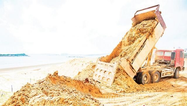  倒车|警示丨宁夏男子倒车碾压工友致其身亡，公司赔偿150万