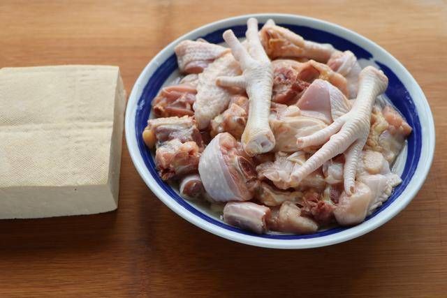  加油|鸡肉别再红烧了，不加油不加水，蒸一蒸馋出口水，比红烧还要美味