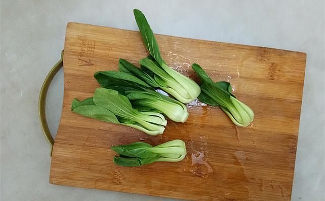 香菜梗|一块鸡胸肉，一把木耳，轻松做一道高颜值美食——鸡茸酿木耳