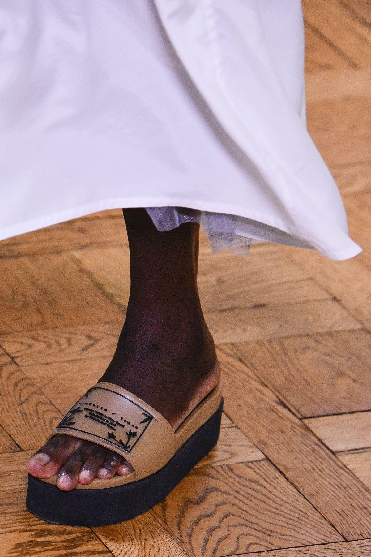 时装秀|巴黎时装周——Victoria Tomas品牌时装秀