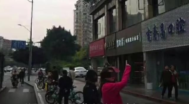 抛物|成都高空抛物入刑首案:女子十楼扔刀一审获刑一年十个月