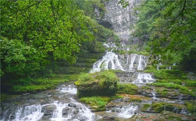  九寨沟|襄阳人气避暑景区，被誉为“张家界的山，九寨沟的水”，你去过吗？