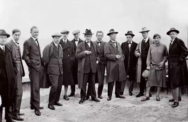  审美|100岁的包豪斯如何撕碎古典审美