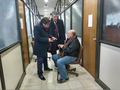 莫莱亚|阿根廷老人被5名青年抢劫，掏枪打死其中一名抢匪，因谋杀被逮捕