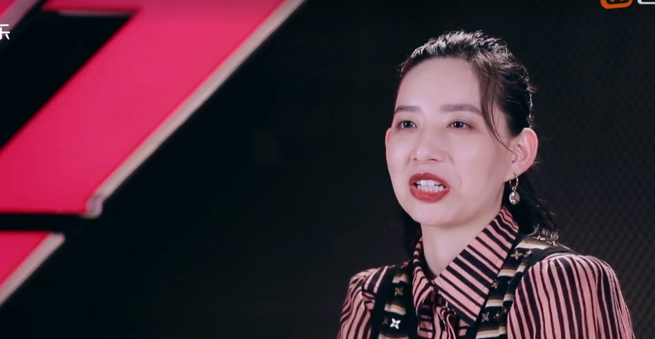  丹妮|李斯丹妮战胜王霏霏成队长, 刚想说出这句话, 没想到被张雨绮制止