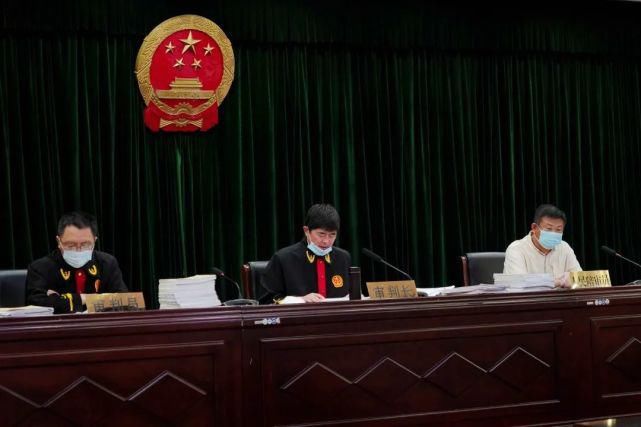 开庭审理|颍上法院公开开庭审理曹胜等11名被告人涉恶犯罪一案