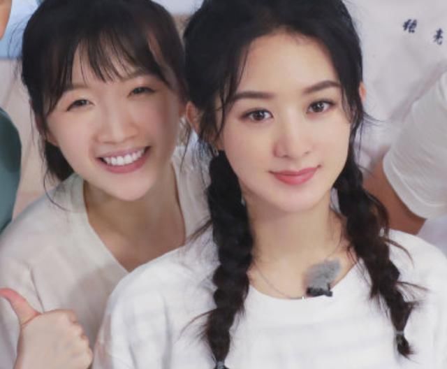  空调|“宝妈”赵丽颖对准空调口切菜，看清身后李浩菲举动，我路转粉了