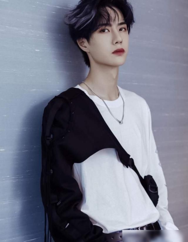  频频|王一博给布布表演魔术频频翻车，实在是太好笑了