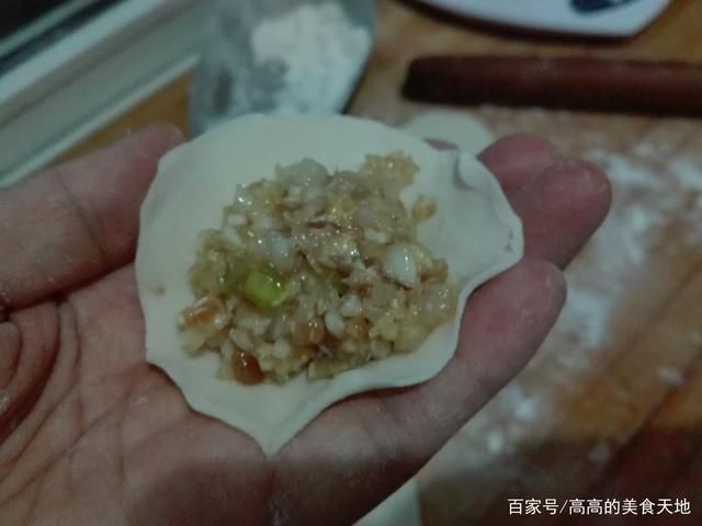  常见|吃了这么多年饺子，最爱这个馅，鲜嫩多汁，而且这菜南北方都常见