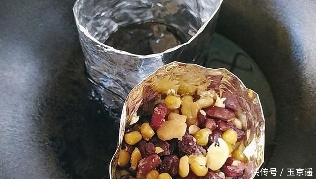  早餐|教你做营养又美味的早餐饼,10分钟就能搞定,不用揉面