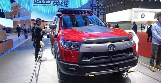  气势|国产长城炮换上警用涂装，外观霸气气势十足，网友：扬眉吐气了