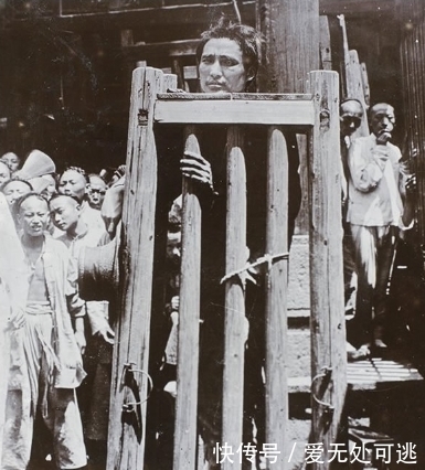 行刑|晚清老照片: 残酷刑罚当街行刑, 围观群众漠然看戏, 看尽社会百态