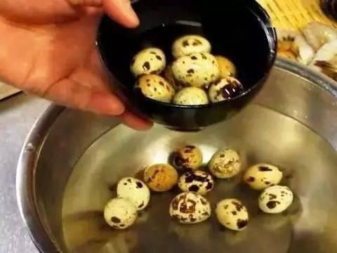  指甲|这样剥板栗，1秒钟剥一个，轻松剥壳还不伤指甲！