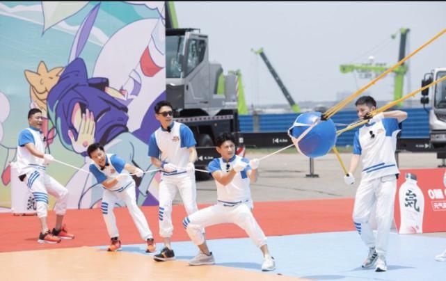  不亦乐乎|《元气满满的哥哥》弹幕吵得不可开交，哥哥们却玩儿得不亦乐乎