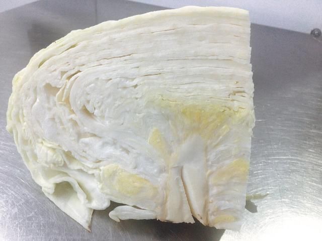  香甜|卷心菜想要好吃，别直接下锅炒，多加1个小妙招，香甜脆爽味道好