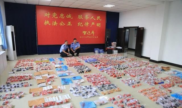  警方|查获执照千余张、公章三千余枚 警方打掉跨省非法买卖证件团伙