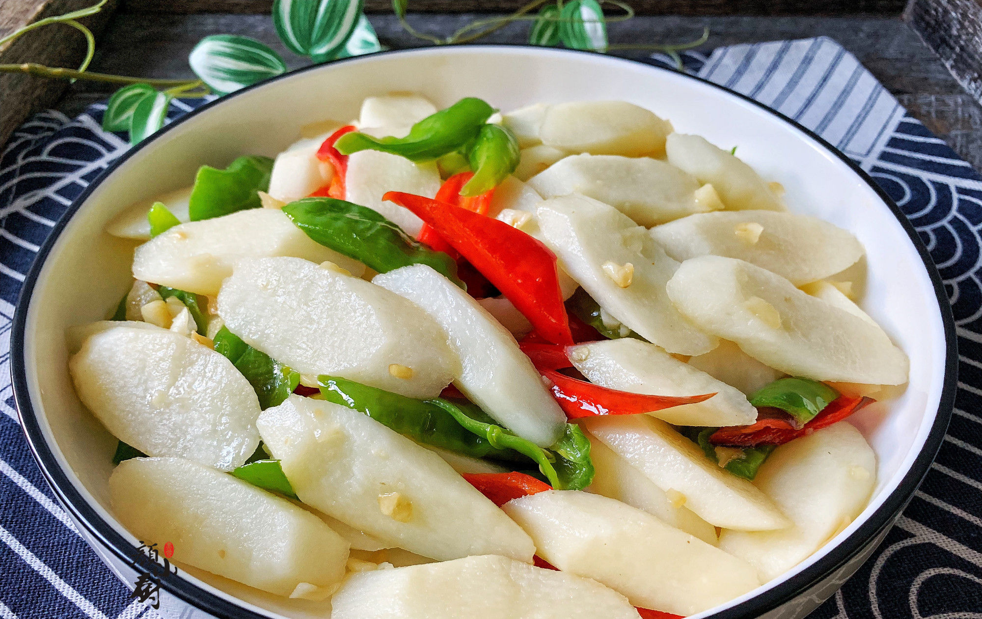  椒炒山药|山药和它是天生一对，多做给家人吃，简单一炒，比吃肉还营养