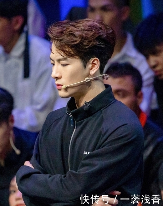 套路|《街舞》王嘉尔眼光毒辣,不按套路出牌完美逆袭,成功反转夺第一