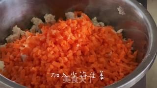 炸豆腐|酥脆鲜嫩的炸豆腐丸子(声明:菜谱由视频剪辑而成)