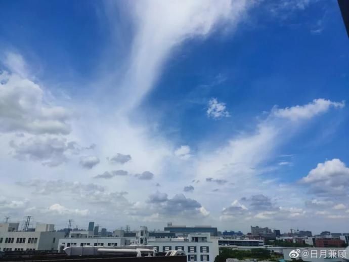 份魔|【探索】今日份魔都的蓝天白云,你心动了吗?