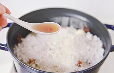  大闸蟹|大闸蟹除了清蒸，这个做法值得一试，鲜香四溢，蟹肉更加鲜甜