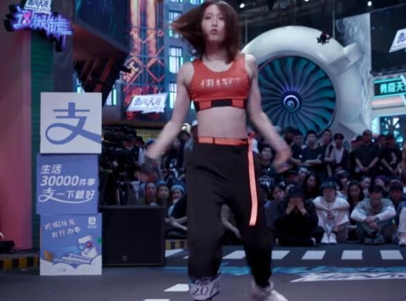  王一博|王一博这么帅，为啥还没女朋友？看了《街舞3》，终于知道答案了