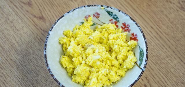  空心菜|宁不大鱼大肉, 也要给孩子吃这菜, 清肠养胃比肉好吃, 比喝牛奶强!