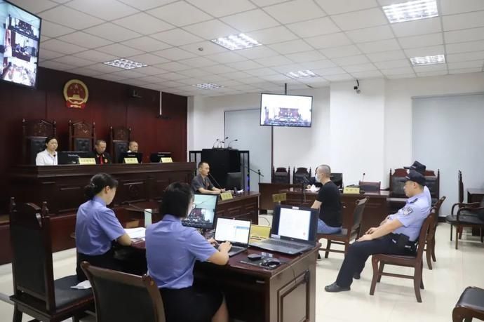 法律|8次贩毒,3次容留他人吸毒 | 学生旁听涉毒案件庭审