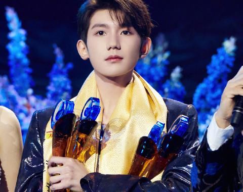  王源|明星势力榜，蔡徐坤第1，王一博第4，看到王源：意料之外