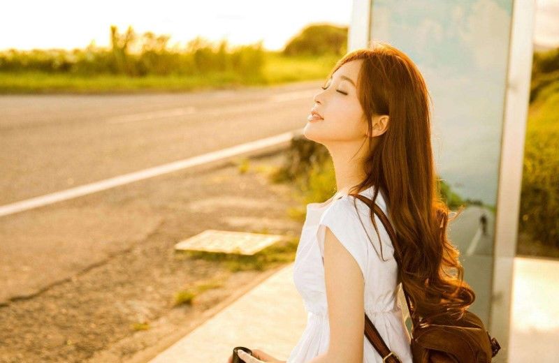  绮的|《浪姐》迎来三次公演，金莎因意外失声痛哭，张雨绮的表现很暖心