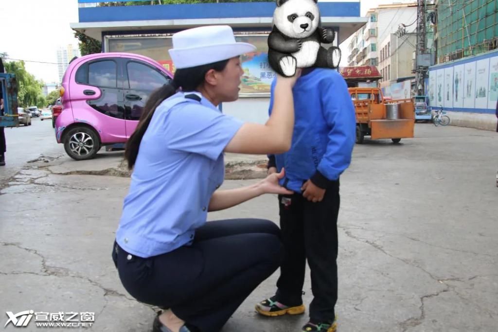  发生|宣威中考首日 考场外发生了这几幕