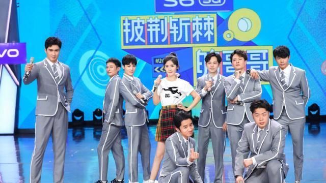 油腻|油腻与爹味并存，架人设“漂白”，这样的中年男子需要成团吗