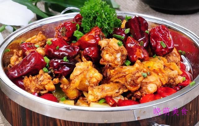 家常|香锅鸡块、酸辣鱿鱼、酥小黄鱼、红烧驴肉的家常做法,美味下饭