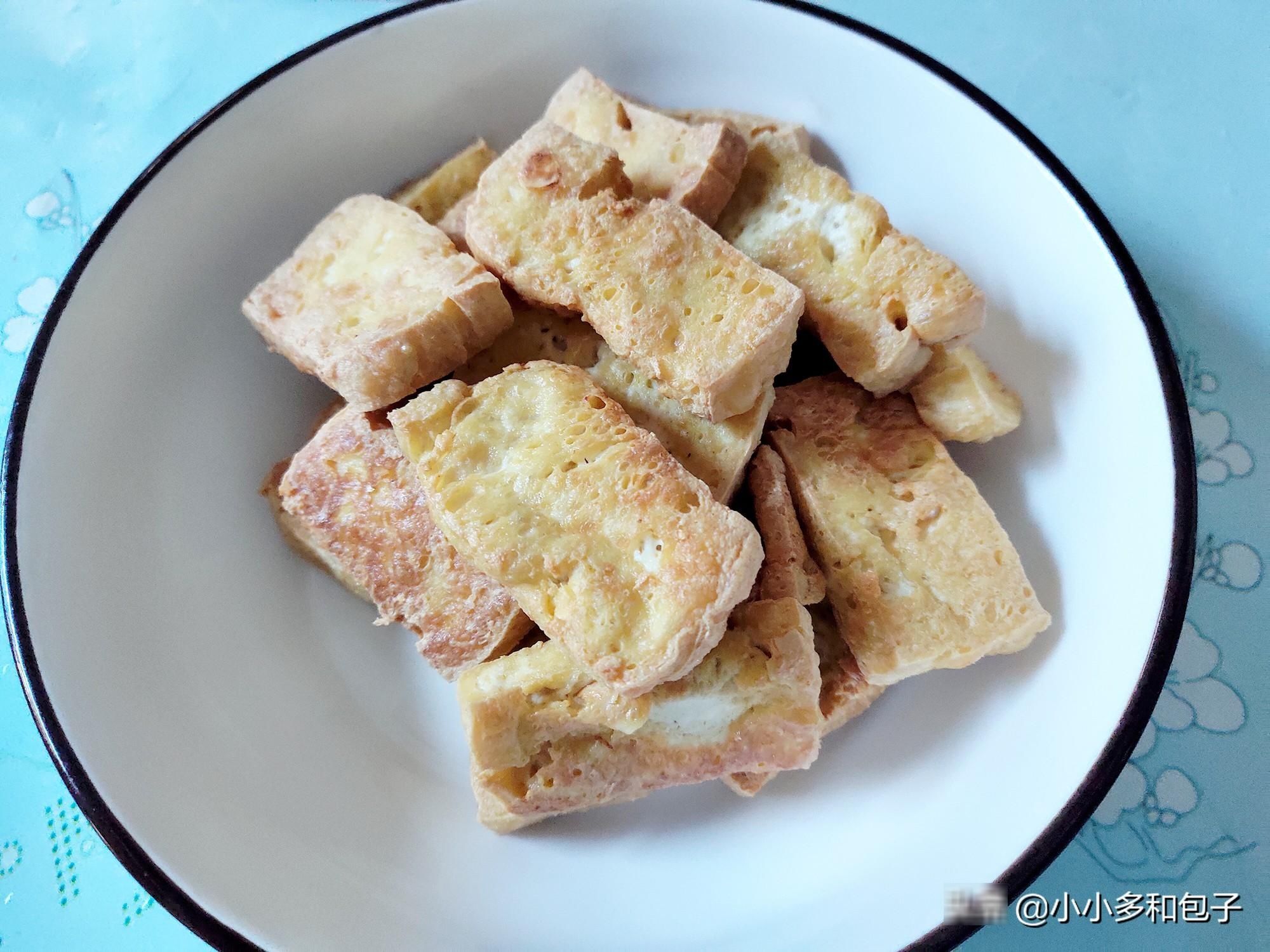 风味|老豆腐煎一下，再加点剁椒，有一股特别的风味很下饭哟