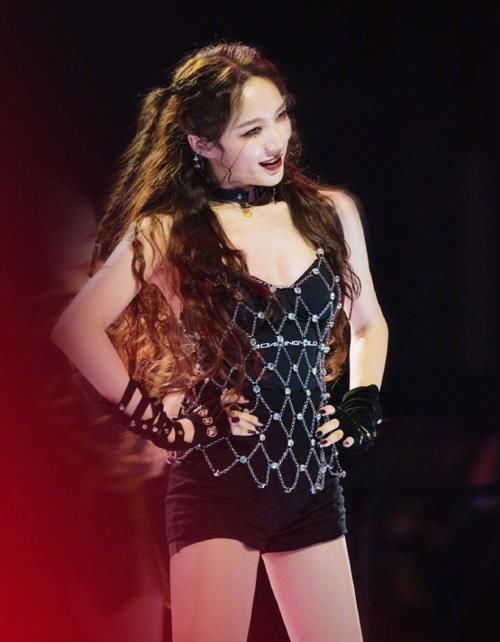  张含韵|《乘风破浪的姐姐》排名竞争激烈：孟佳万茜争第1，张含韵第7，她被踢出局