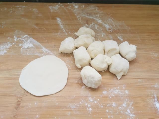 皮薄|包子的简单做法,无需发面,现包现吃,个个皮薄筋道馅儿香