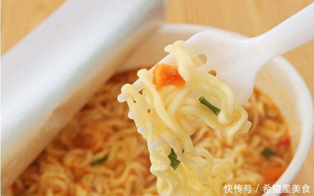 口味|这4种“重口味方便面”,平常人都不敢尝试,真是差点毁掉康师傅